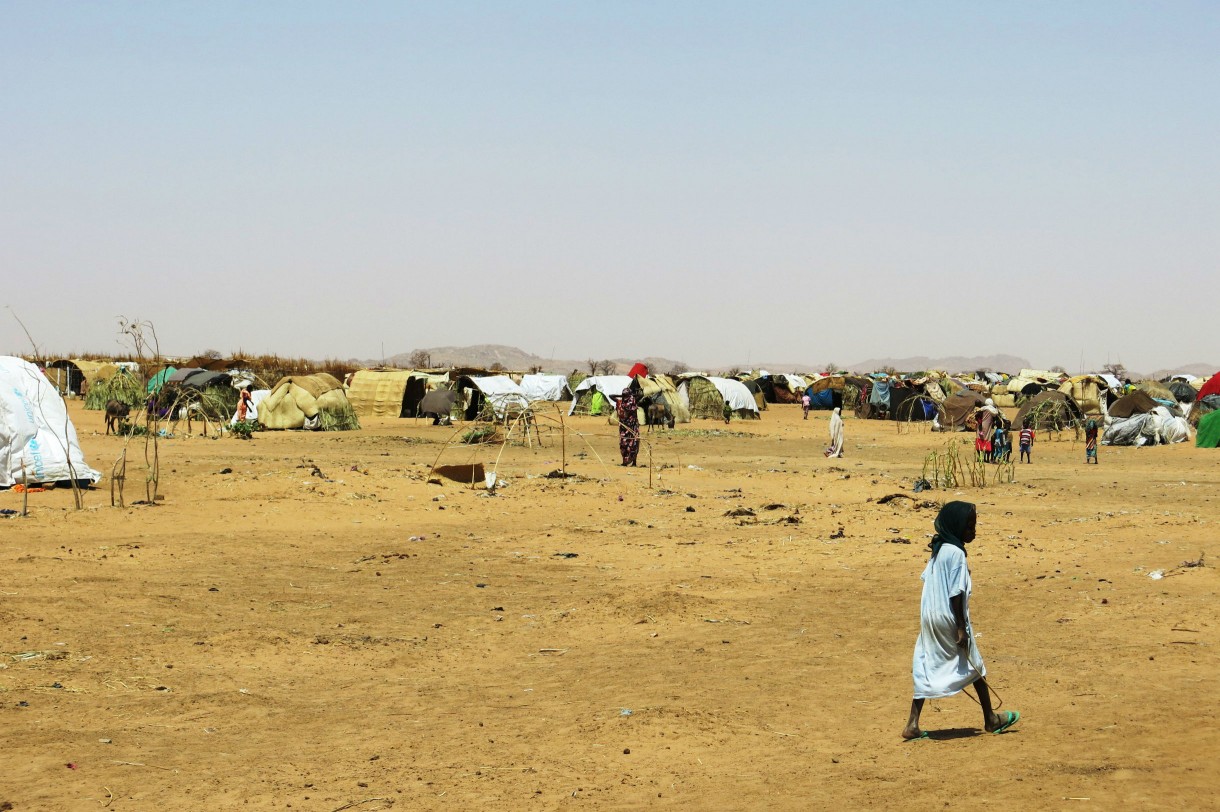 A scene from a camp for displaced people in Darfur, Sudan. Oxfam launched a program in early March to provide newly displaced people with clean water, sanitation facilities, and emergency supplies like plastic sheeting and soap. Photo: Sahar Ali/Oxfam America