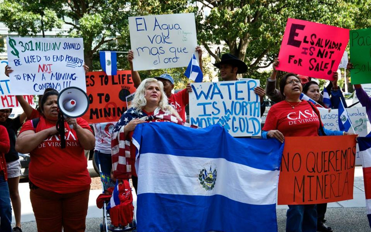 El-Salvador-mining-protest-oxfam_1220x763