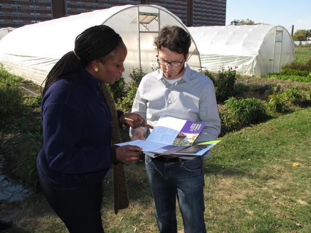 Darren Hamm, Executive Director of Refugee Response learns about Oxfam's Female Food Heroes program. Credit: Oxfam America